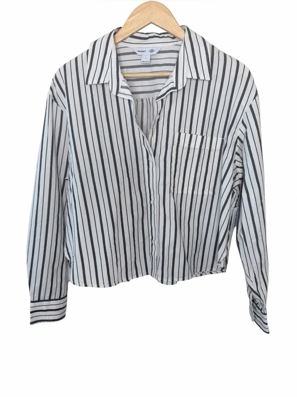 NWT Old Navy Black and White Vertical Stripe cropped Shirt